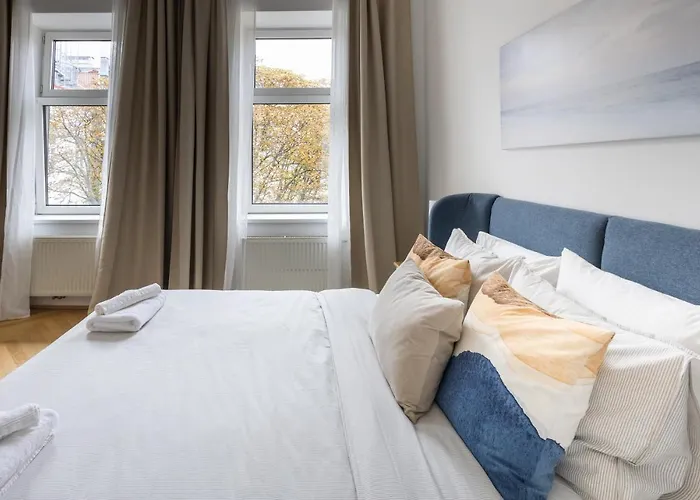 Large Garden-view Balcony Comfort Retreat 1020-vienna *